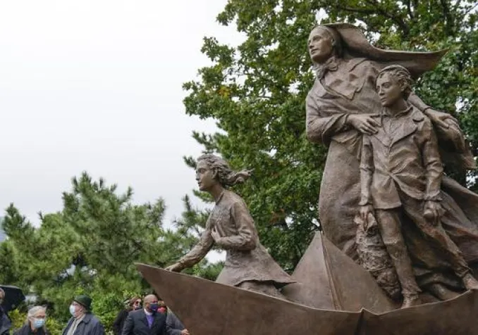 Une statue de Francesca Cabrini, sainte-patronne des immigrants à Central Park, New York. KEYSTONE / AP Photo - FRANK FRANKLIN II