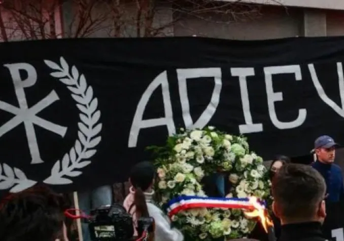 Pourquoi lʹultradroite instrumentalise-t-elle des signes chrétiens?