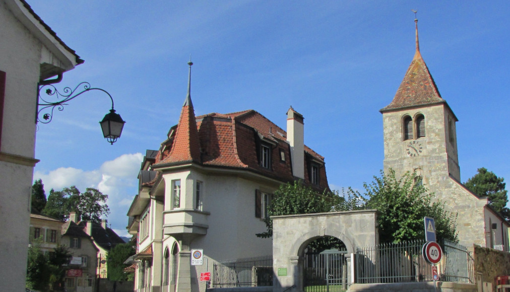 Bevaix (©René Hourdry, CC BY-SA 4.0 Wikimedia Commons) Bevaix (©René Hourdry, CC BY-SA 4.0 Wikimedia Commons)