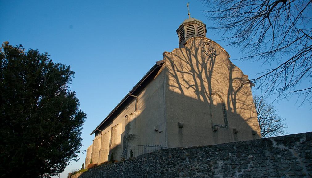 Eglise de Pampigny (© Ludovic Péron, CC BY-SA 3.0 Wikimedia Commons) Eglise de Pampigny (© Ludovic Péron, CC BY-SA 3.0 Wikimedia Commons)