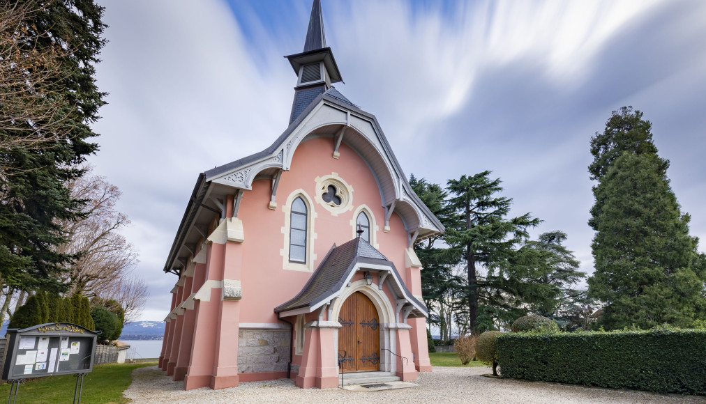 Eglise catholique Saint-Robert de Founex (©Lucien Kolly) Eglise catholique Saint-Robert de Founex (©Lucien Kolly)