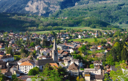 Bex (©Zacharie Grossen, CC BY-SA 4.0 Wikimedia Commons)
