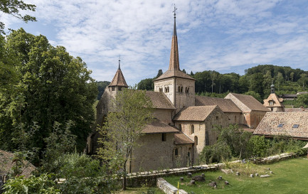 Abbatiale de Romainmôtier ©Trisente, CC BY-SA 4.0 Wikimedia Commons